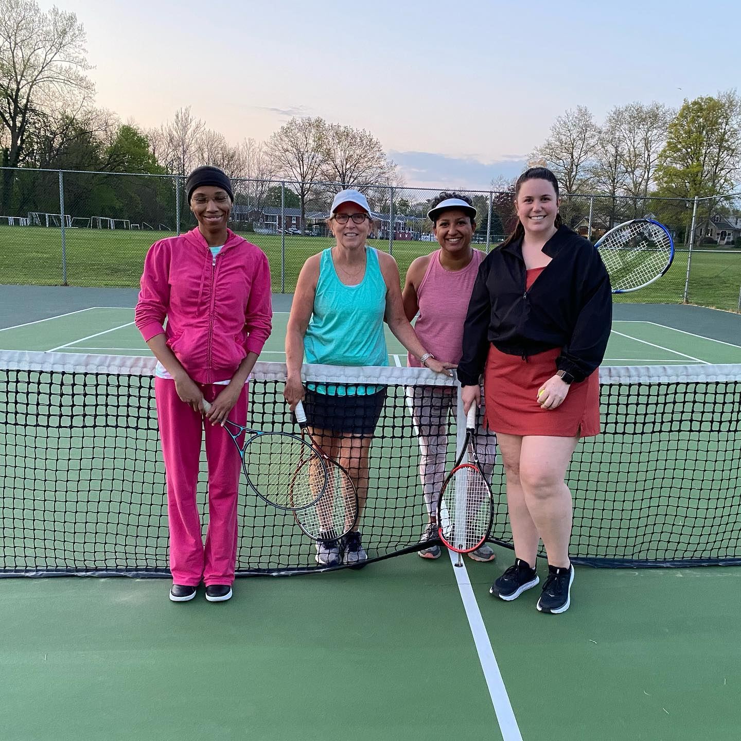 Universal Rackets tennis coaching on court
